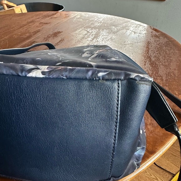 Simply Vera Wang Blue Floral Multi Pocket Bookbag - Picture 10 of 16